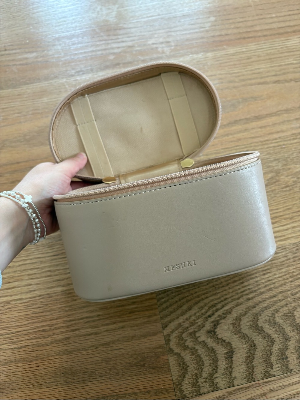 Meshki makeup case